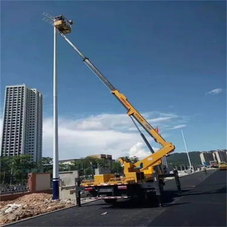 高场办事处维修路灯的曲臂升降车出租